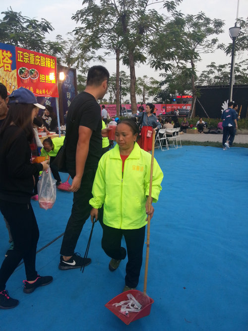 草莓音樂(lè)節(jié)日常保潔14