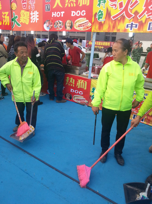 草莓音樂(lè)節(jié)日常保潔16